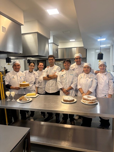 Alumnos de primer año del Instituto Superior de Uthgra, carrera Técnico Superior en Gastronomía