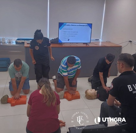 Curso rcp dictado por Bomberos voluntarios de Ciudad de Mendoza
